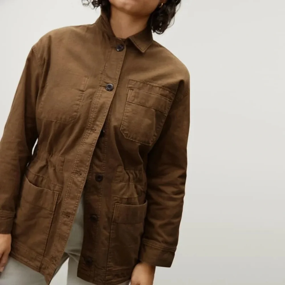 EVERLANE Cinchable Chore Jacket in Walnut - Picture 6 of 8